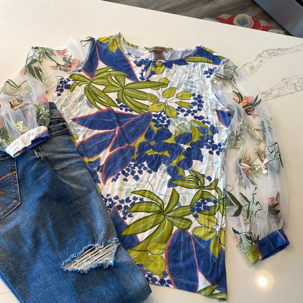 Beautiful Sharon Young boutique shirt, 95% rayon, 5% spandex.